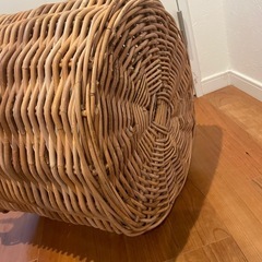 オシャレなナチュラル系大きなカゴ　の画像