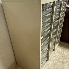 オフィス家具　書類棚の画像