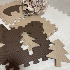 35枚セット　パズルマット　縁付きの画像