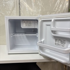 I423 🌈 2021年製の美品♪ Abitelax 冷蔵庫（45L 右開き） ⭐ 動作確認済 ⭐ クリーニング済の画像