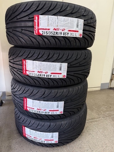 ナンカン 215/35R19