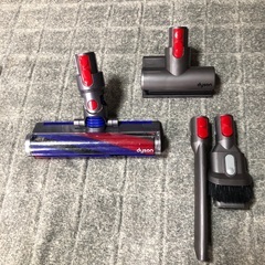 Dyson  V10  モーターヘッド2台＋先細ノズル＋幅広毛ブラシ  の画像