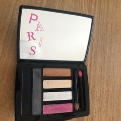 GUERLAIN CRAZY PARIS アイシャドウの画像