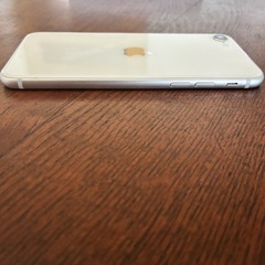 iPhone SE 第3世代 スターライト 256GBの画像