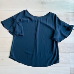 gu エアリー2wayフレアスリーブブラウス　ネイビー　Mサイズ　綺麗め　仕事着の画像