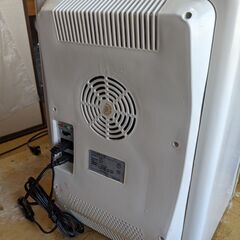 本日五時まで限定品　携帯温冷蔵庫　２電源の画像