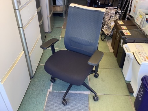 【リサイクルサービス八光】幅68㎝　コクヨ　AIRGRACE エアグレースチェア