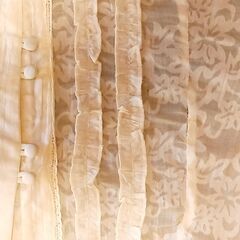 価格値下げ - 今ならY100！薄手の綿素材に花柄プリントブラウス、Мサイズ（11号）の画像