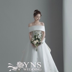 YNS Wedding オフショルダーウェディングドレスの画像