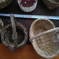 小さいかご　籐小物の画像