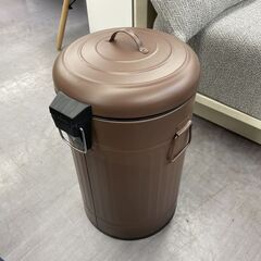 スチール製ゴミ箱 ダストボックス ペダル付き ブラウン ごみ箱 蓋付き 札幌市手稲区の画像