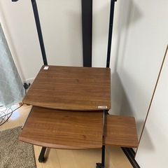 パソコンデスクの画像