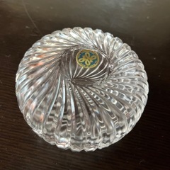 【新品未使用】HOYA ガラス製の蓋付き小物入れ　クリア　インテリアの画像
