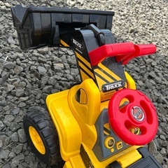 ショベルカー　おもちゃ　乗り物　外遊び　車の画像