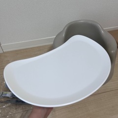 バンボ グレージュ テーブル、ベルト付きの画像