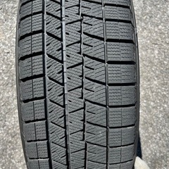 【ほぼ新品】スタッドレスタイヤ　16インチの画像