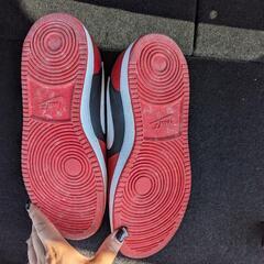 NIKEスニーカー赤の画像
