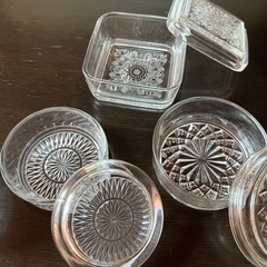 【1点300円】ガラスの蓋付き小物入れ　メーカー不明　昭和レトロ　カットガラスの画像