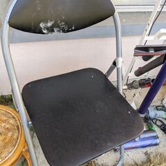 本日五時まで限定品　椅子　スチール製　無料奉仕品の画像