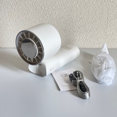 【新品】折り畳み ハンディファン 携帯扇風機 冷却プレート搭載の画像