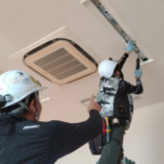 ▼正社員：電気工事の現場作業員【未経験OK】▼ 作業時間は実働7時間！残業少なめ◎ 直行直帰OK！移動の負担も軽減◎ 幅広い電気技術が身につく！スキルアップ環境◎の画像