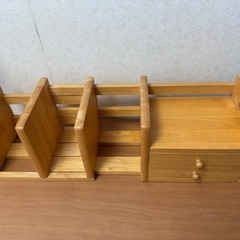 デスク上収納の画像