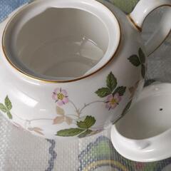 WEDGWOOD ウェッジウッド　ワイルドストロベリー ティーポットの画像