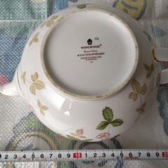 WEDGWOOD ウェッジウッド　ワイルドストロベリー ティーポットの画像