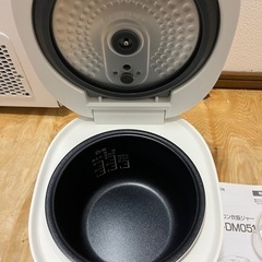 山善 マイコン炊飯ジャー YJR-DM051(W) 2024年製の画像