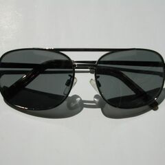  ♦️まぶしいときだけ暗くなる♦️  調光サングラス 最終値段の画像