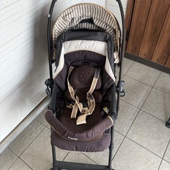 Combi ベビーカー　メチャカルハンディα
の画像