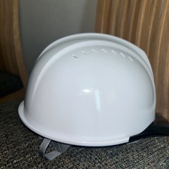 ホワイト 防災　#ヘルメット 通気孔付きの画像