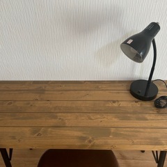 デスク＆チェアセット　おしゃれな木製デスク＋ブラウンチェア【8/4〜6限定／那覇市】の画像
