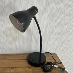 デスク＆チェアセット　おしゃれな木製デスク＋ブラウンチェア【8/4〜6限定／那覇市】の画像