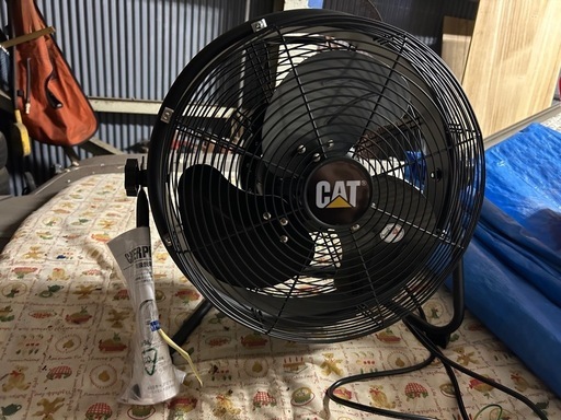 CATのフロアファン扇風機