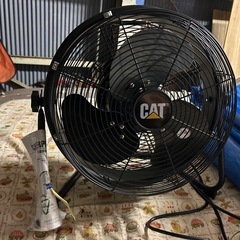 CATのフロアファン扇風機の画像