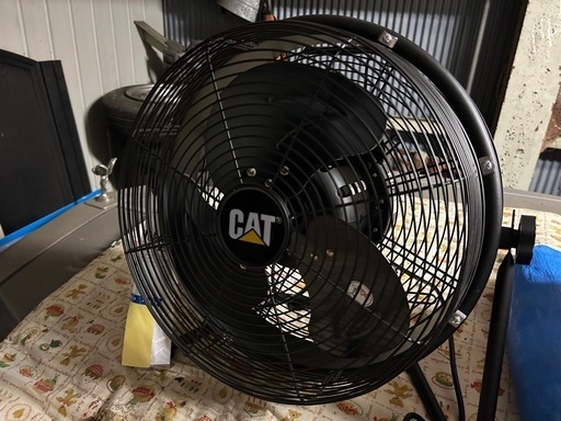 CATのフロアファン扇風機