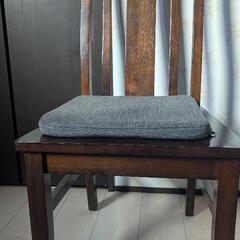ダイニングテーブルの画像