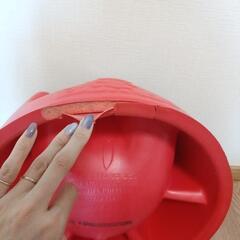 バンボ　Bumbo ベビーチェア　赤　テーブル付　お食事テーブル椅子　青もあります(*^^*)双子ちゃんでも是非💓の画像