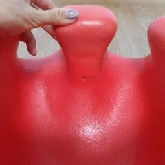 バンボ　Bumbo ベビーチェア　赤　テーブル付　お食事テーブル椅子　青もあります(*^^*)双子ちゃんでも是非💓の画像