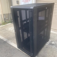 A625♠️サンワサプライ サーバーラック 19インチ 中型 メッシュパネル 鍵付きの画像