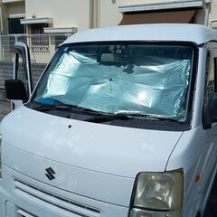 車の車内日よけの画像