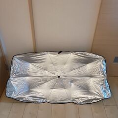 車の車内日よけの画像