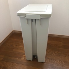 樹脂製ゴミ箱　中の画像