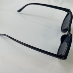 【4つセット】サングラス　黒　の画像