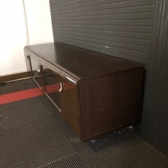 テレビボードの画像