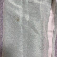 遮光カーテン、うす緑色のカーテンの画像