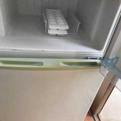 2ドア冷蔵庫の画像