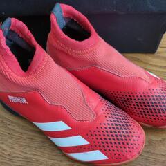 アディダス子供用サッカーシューズ18センチの画像