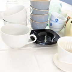 グラス４個 / カップ4個 / 湯呑6個 / 湯呑受け皿4個 / ティーカップ3個 / 急須2個 / コーヒードリッパー1個の画像